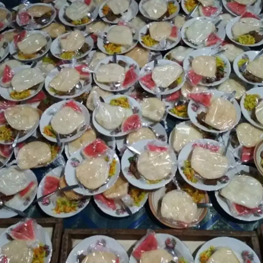 Menu piring terbangan paket sederhana