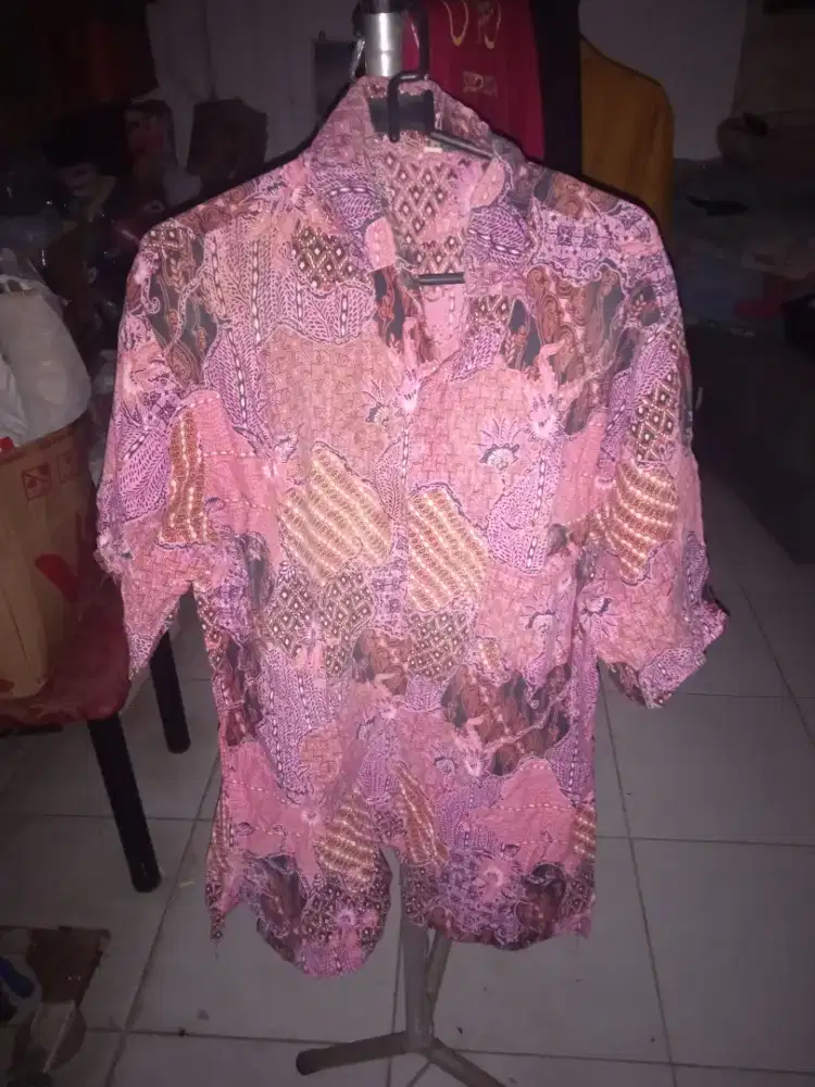 Kemeja cowok motif batik