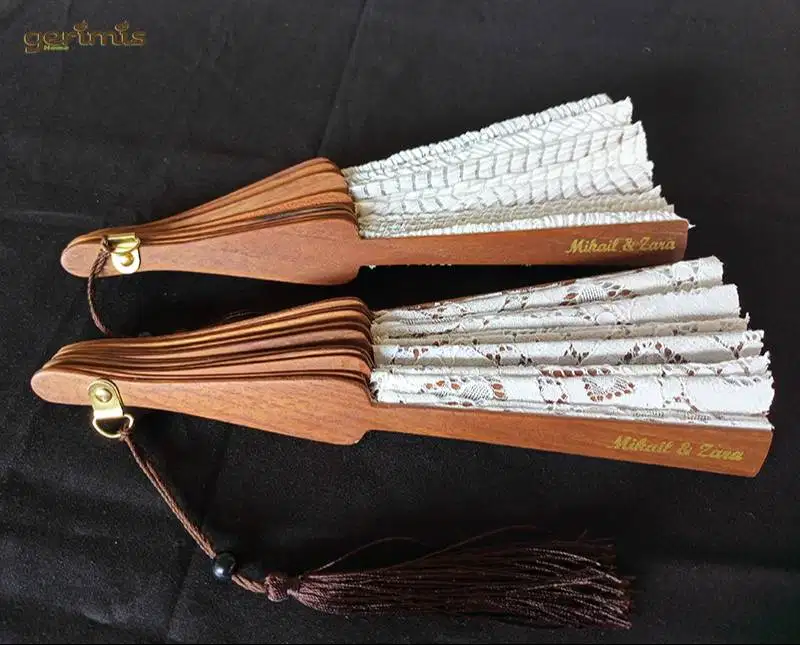 kipas kayu souvenir