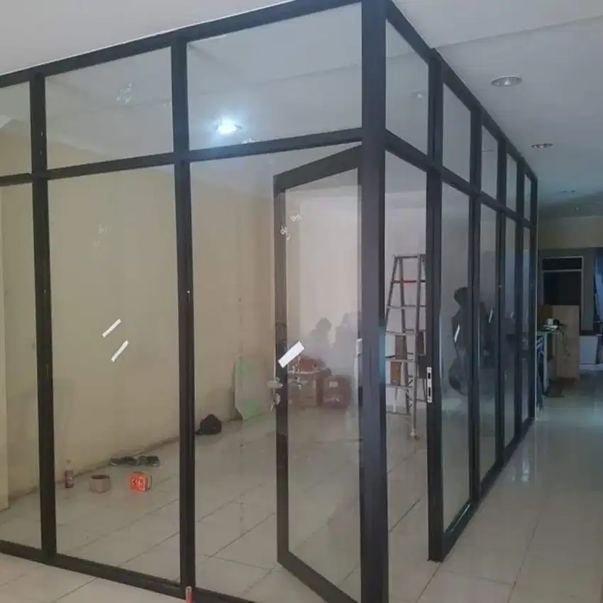 Partisi, pintu dan jendela aluminium minimalis
