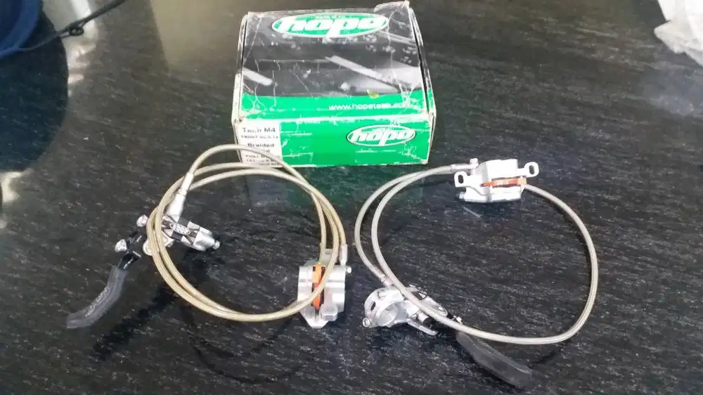 HOPE Tech M4 brakeset in a very good condition