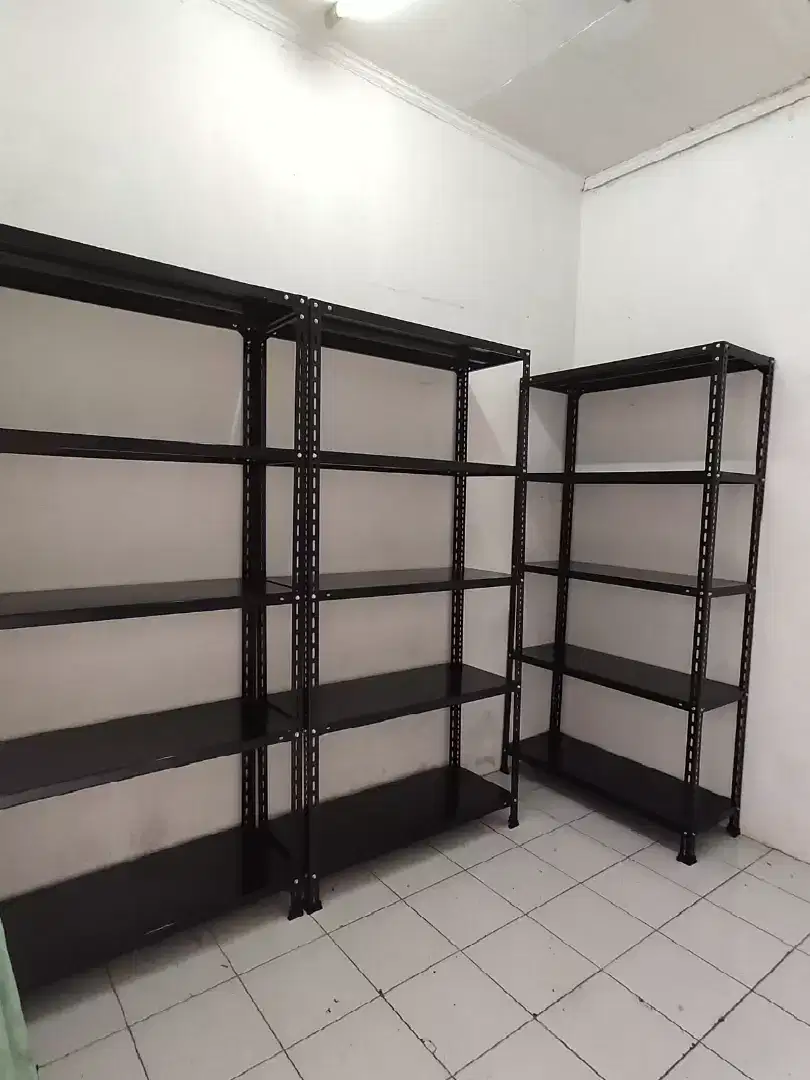 rak besi warna hitam kuat dan kokoh bandung