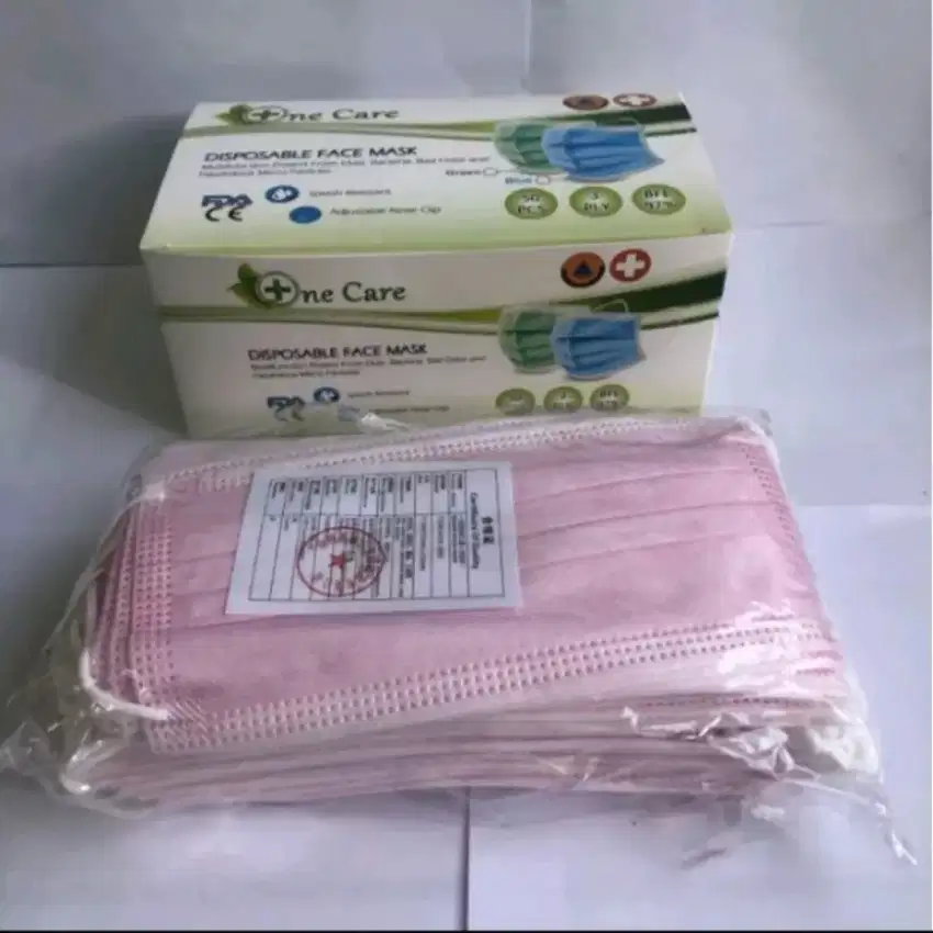 Masker 3 Ply Pink Dan Merah Isi 50 Pcs