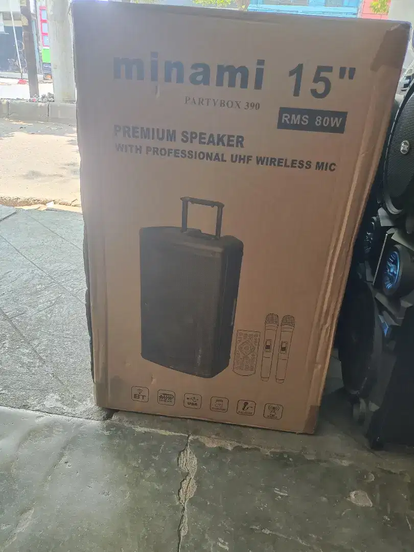 PREMIUM SPEAKER PORTABLE 15 MINAMI PARTYBOX 390