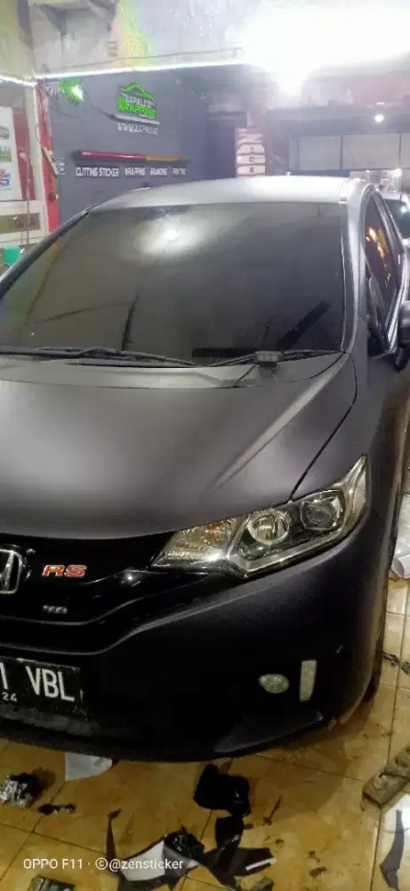 Pasang sticker motor mobil