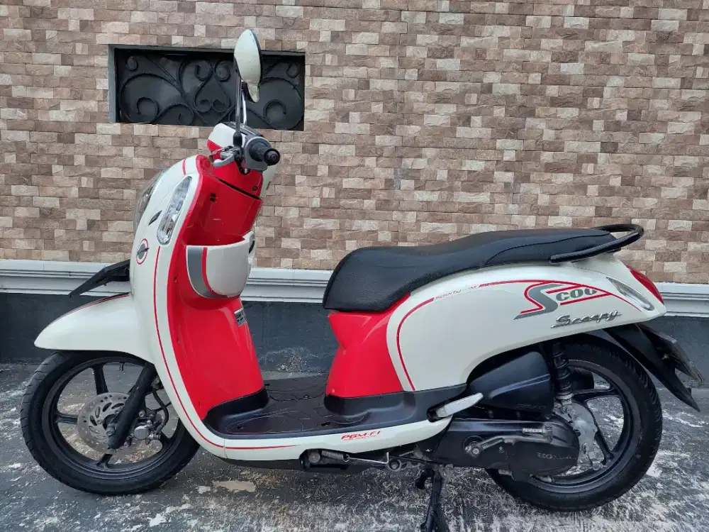 anda mau jual scoopy 2014 hubungi kami