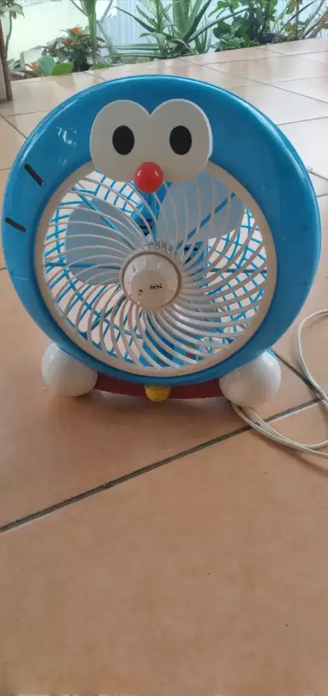 Kipas angin karakter DORAEMON