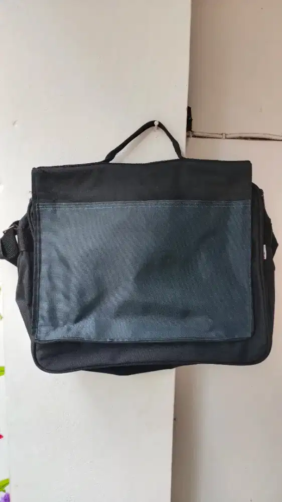 Dijual Tas Selempang Tira Size P40cm L10cm T36cm 100% Bagus