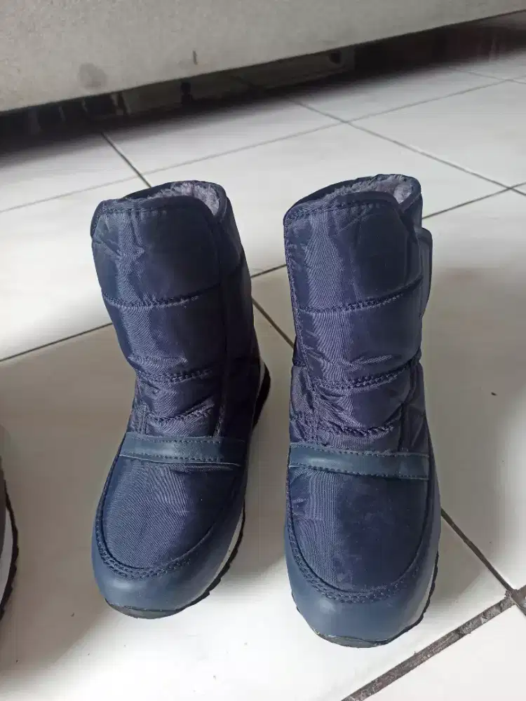 Jual sepatu boots musim dingin size 36