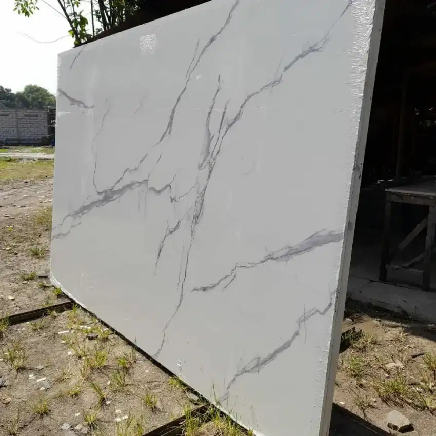 Compress marmer bianco statuario untuk kitchen top