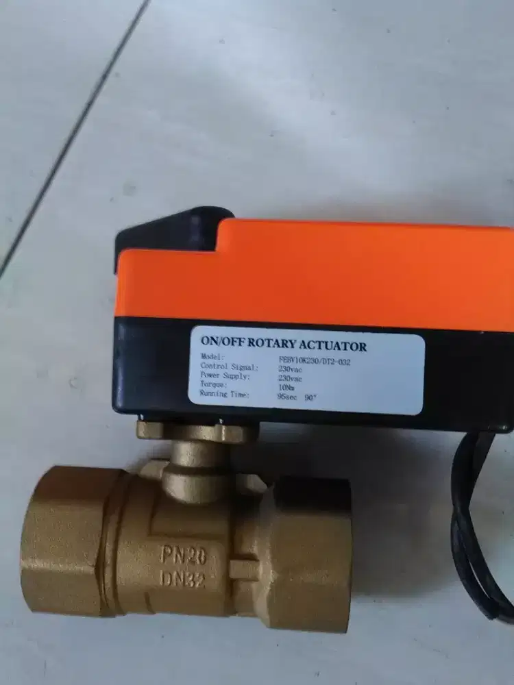 Motorized valve rotary actuator