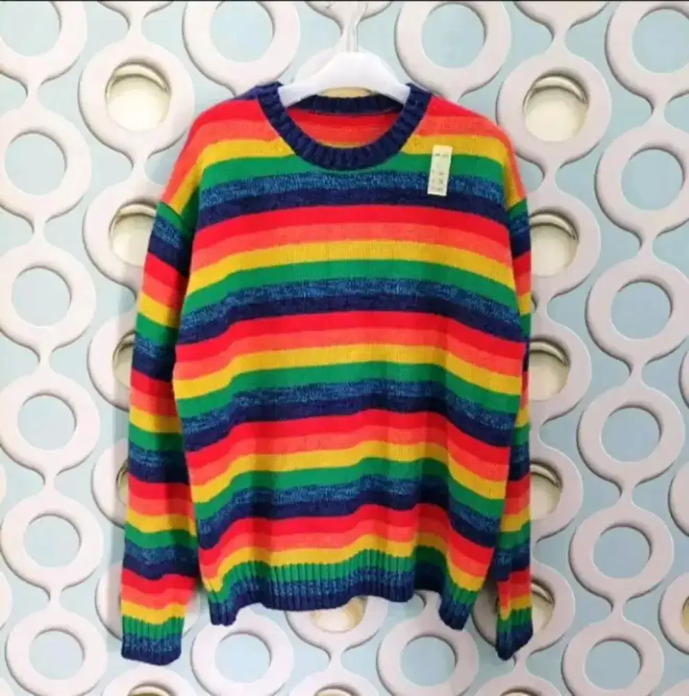 SWEATER RAJUT RAINBOW !