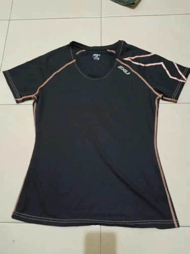 baju kaos 2XU   original   size M
