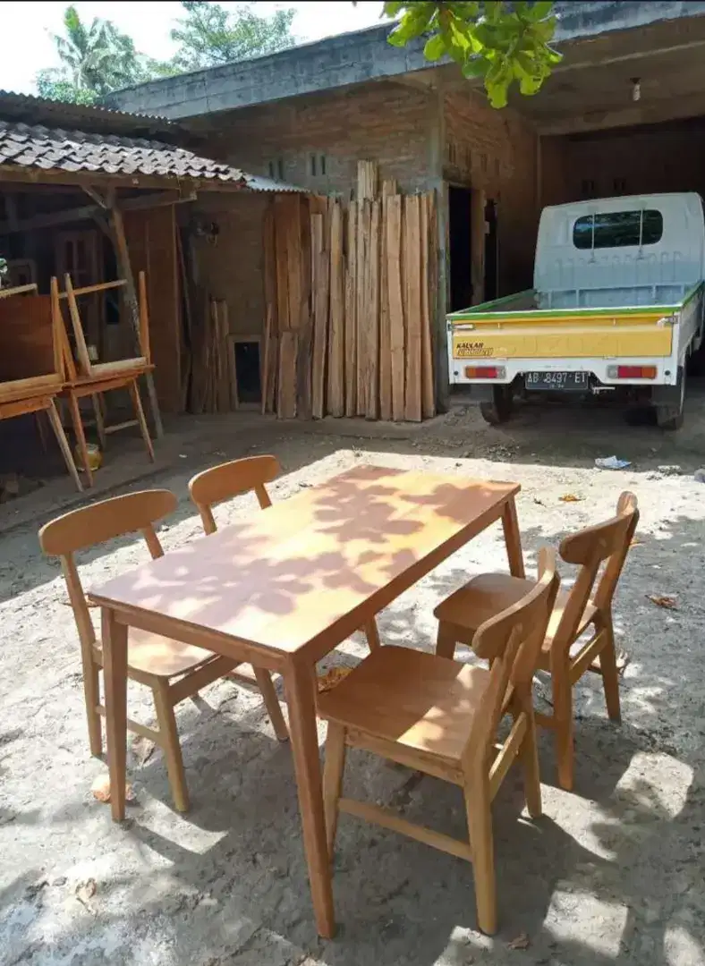 Meja makan, meja kafe, meja warung
