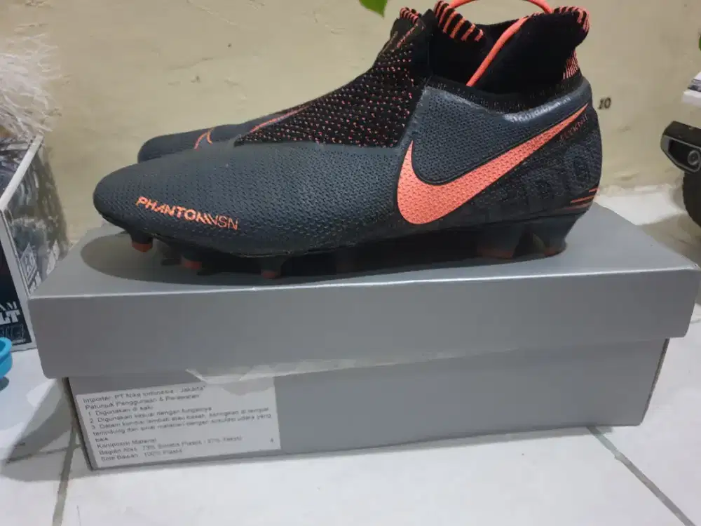 Sepatu bola Nike Phantom VSN DF FG Elite Original