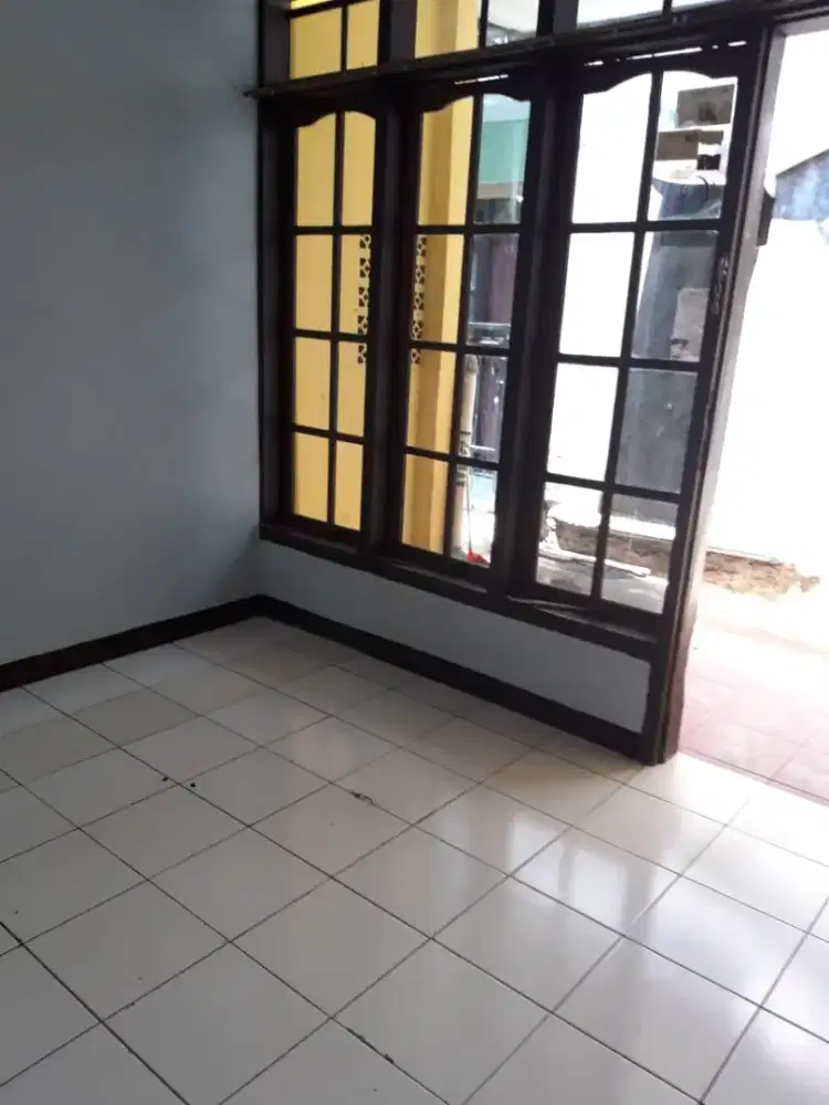 Dikontrakkan Rumah di Antapani Kidul