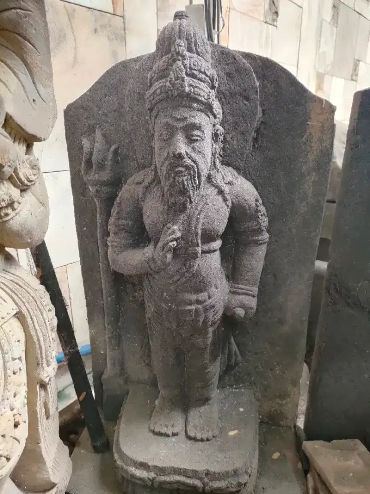 Patung batu Brahma, Wisnu, Siwa