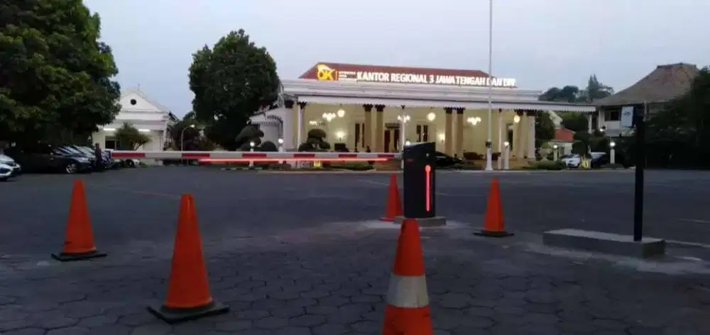 Palang cluster perumahan,palang parkir,barrier gate,portal otomatis