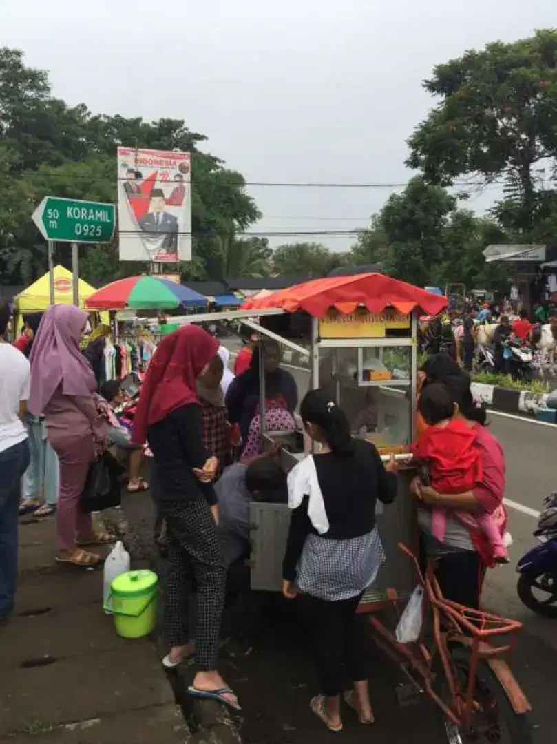 Dicari pegawai jualan takoyaki keliling komplek rute sudah di aturkan.