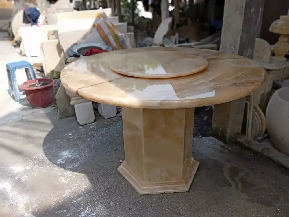 MEJA MAKAN (bonus kursi marmer) Bundar kaki segi enam bahan Batu Onyx