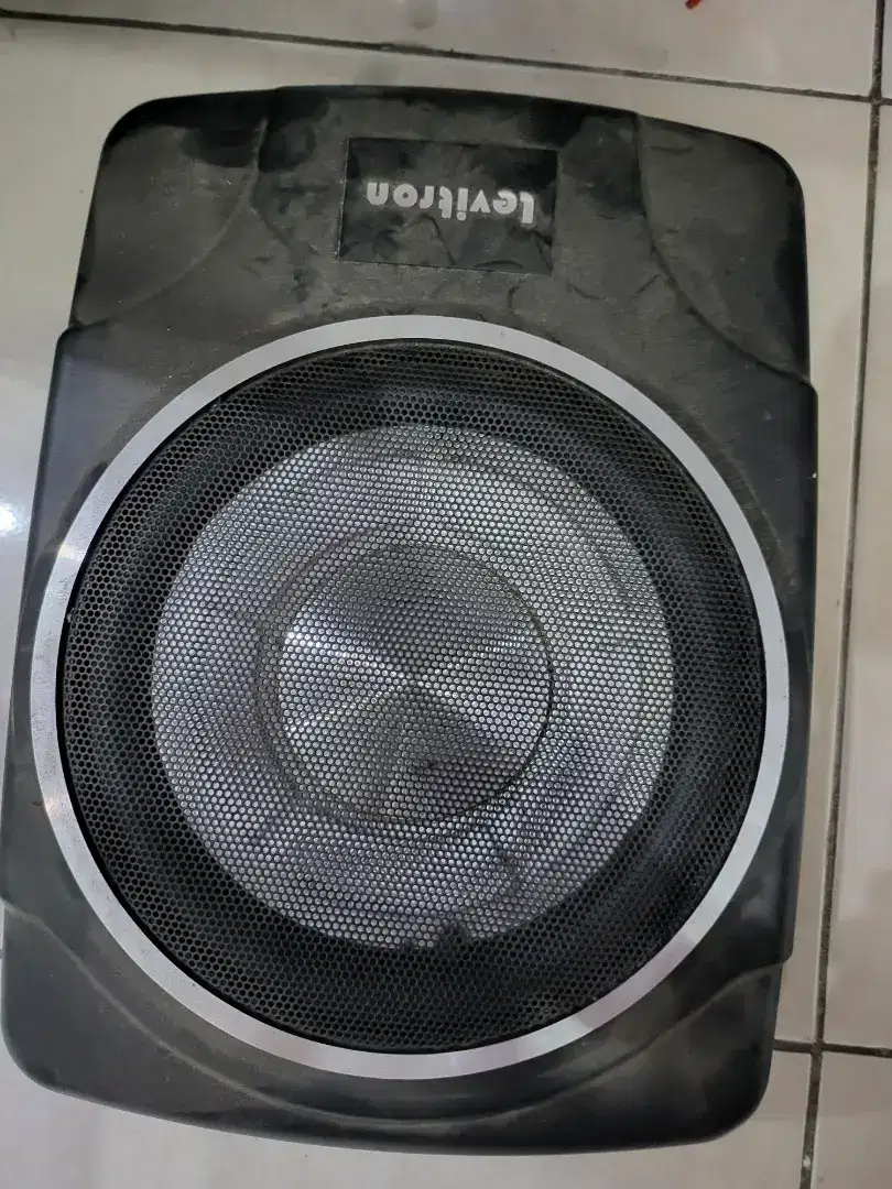 Subwoofer kolong levitron malang