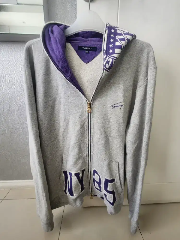 303. Hoodie Tommy Vintage