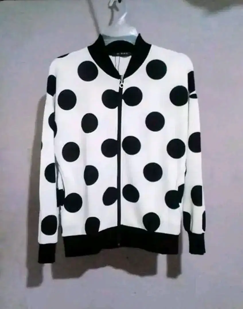 Jaket Motif Polkadot Wanita !.