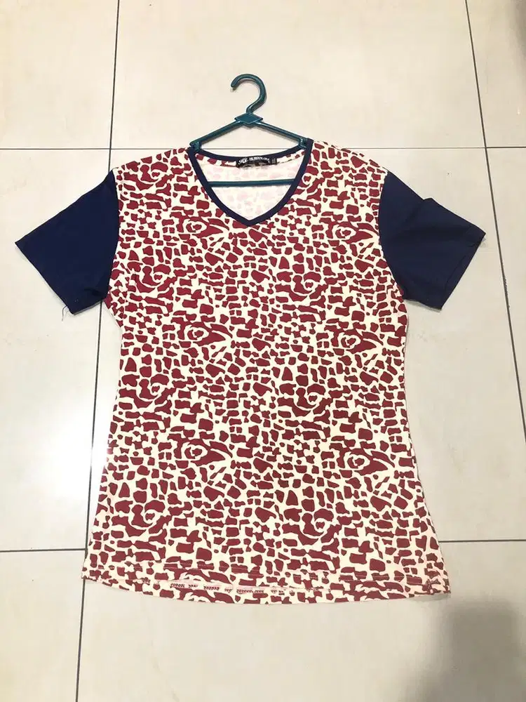 PRELOVED MURMER Import Cool V Neck Tee Fashion