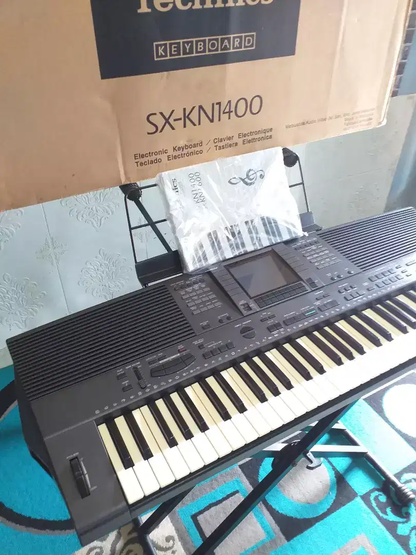 Dibeli keyboard technics KN1400 / KN1600