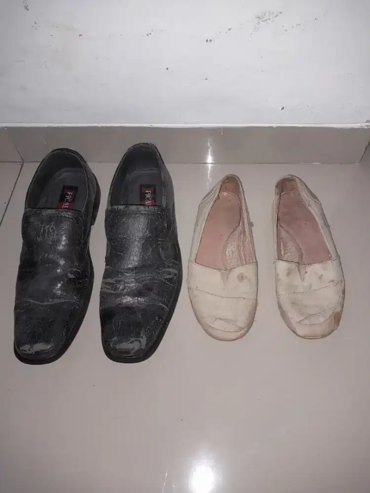 Jual Murah 2 Sepatu