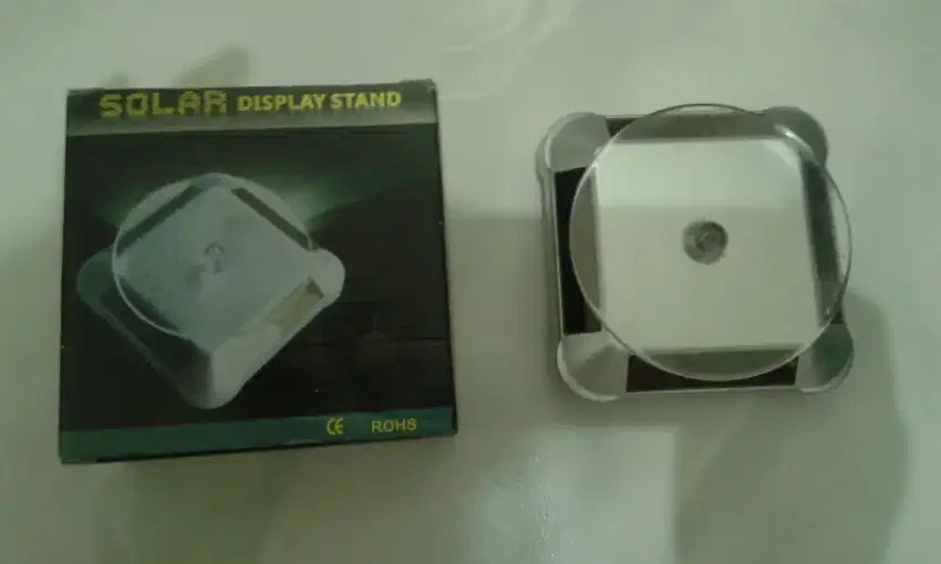 solar display stand