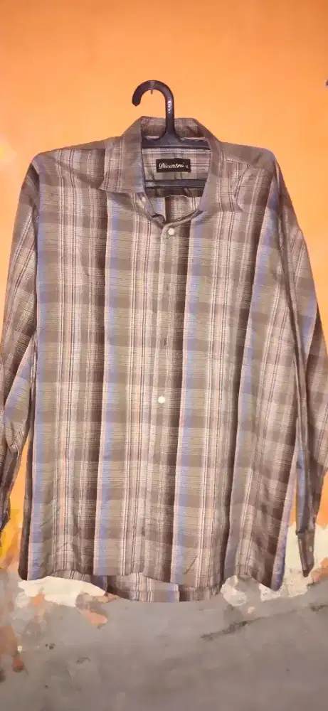 Aneka kemeja preloved murah