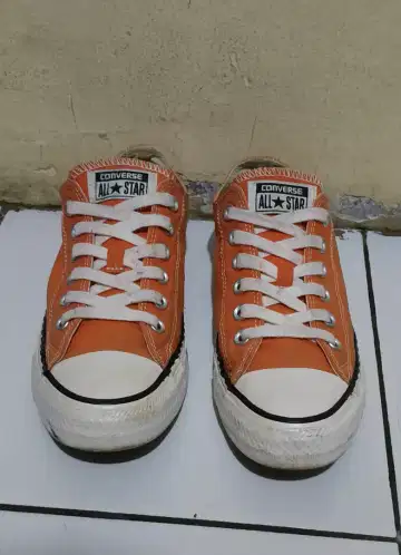 Sepatu shop converse orange