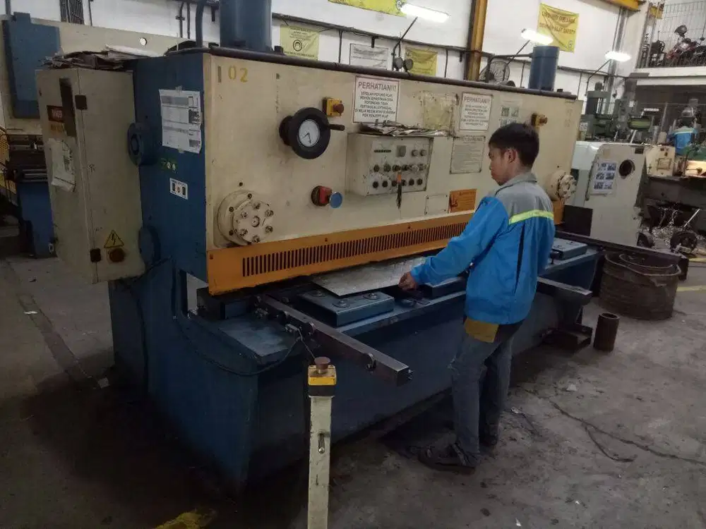 Jasa Roll Plat & Potong Tekuk