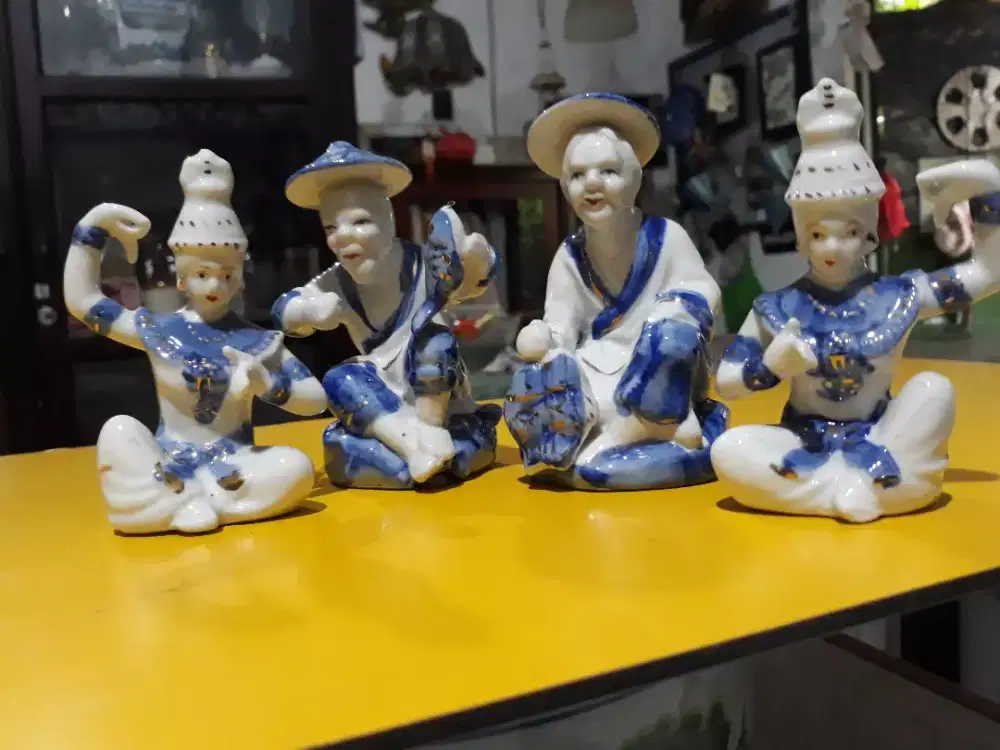 4 Patung Porslen Eropa