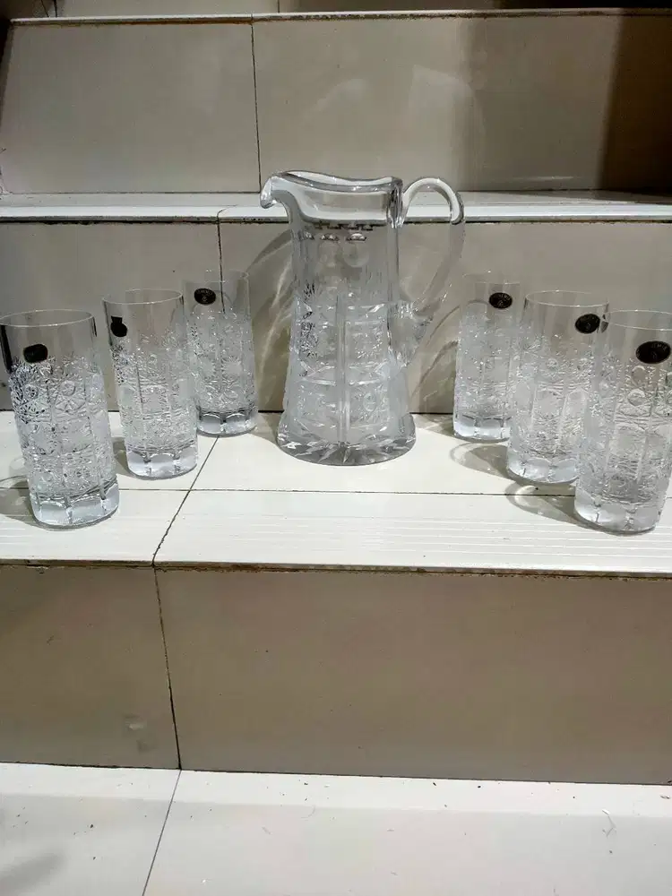 Teko Set Dengan Enam Gelas Kristal Bohemia PK 500