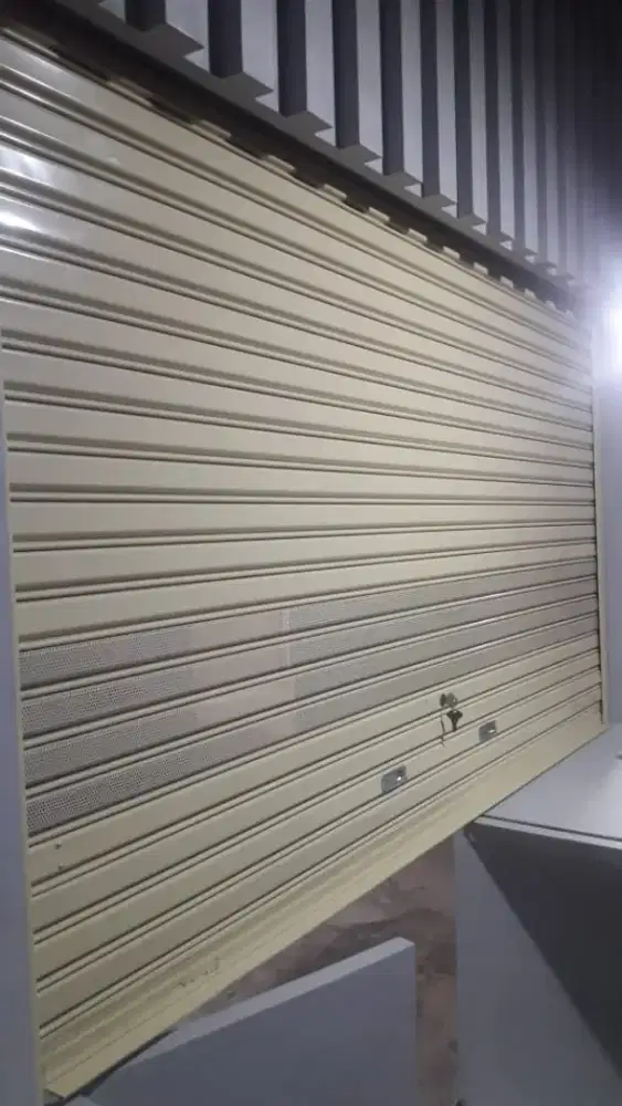 Pintu rolling door