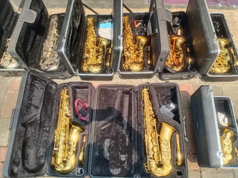 Jual beli saxophone