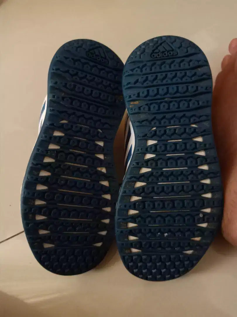 Adidas anak ukuran 18.5