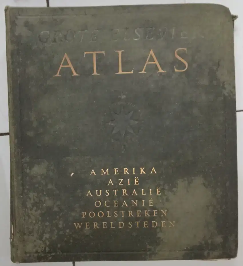 Atlas Grote Elsevier  Hardcover Antik