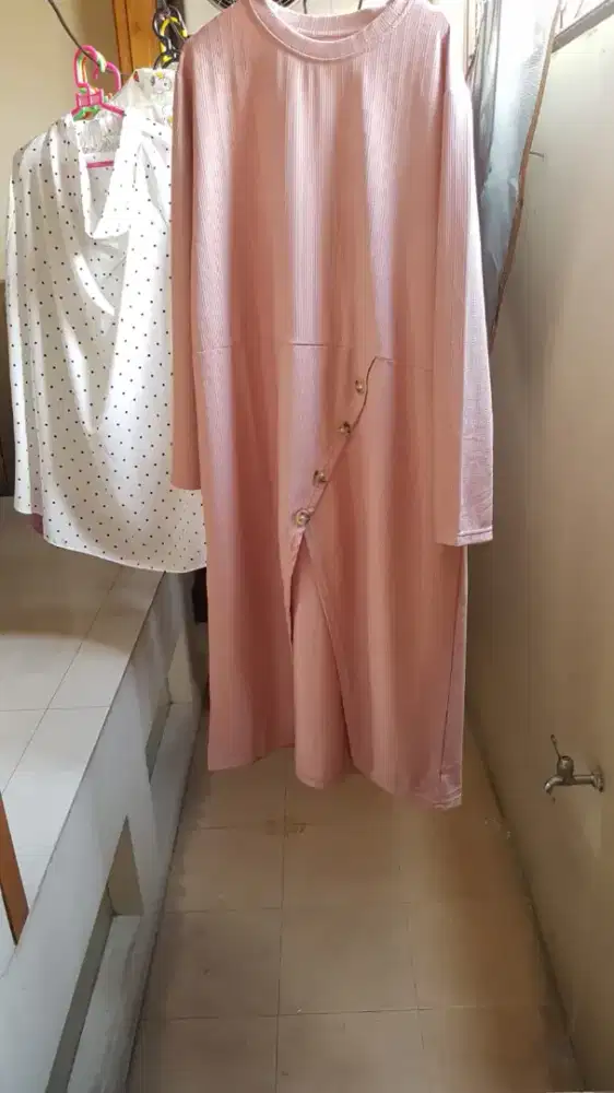 Menjual baju Muslim / Baju Gamis dgn bahan adem bisa utk dipakai 1 hri