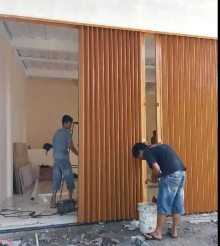 Roling door folding gate