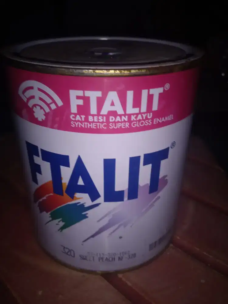 Cat kayu sama besi ftalit sweet peach