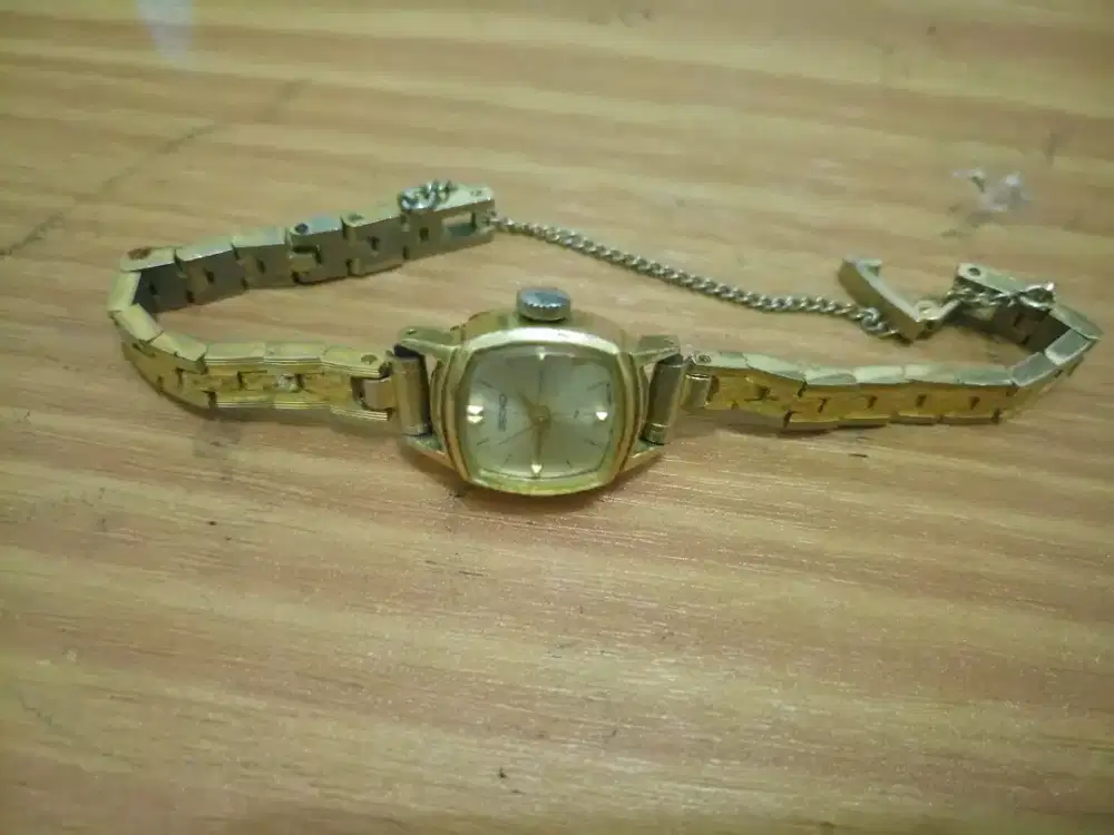 Jam Tangan Cewek Seiko3 Manual