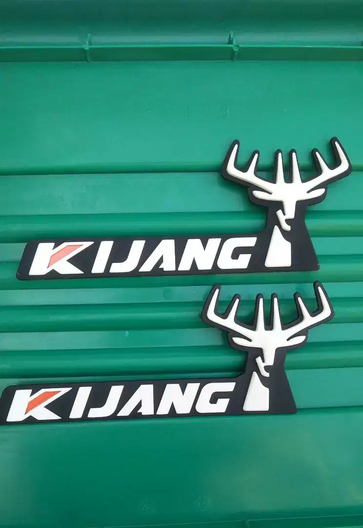 Emblem TOYOTA Kijang