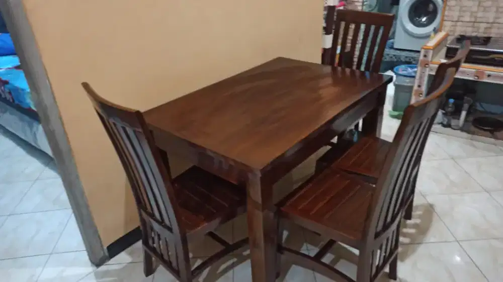 Paket Meja 120xm dan 4 Kursi Makan Kayu Jati Melamic Alusan Top