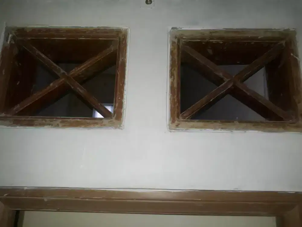 Lubang Angin Kamper (Roster)