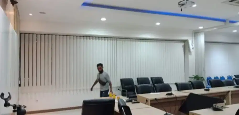 Tirai gorden  jendela vertikal blind