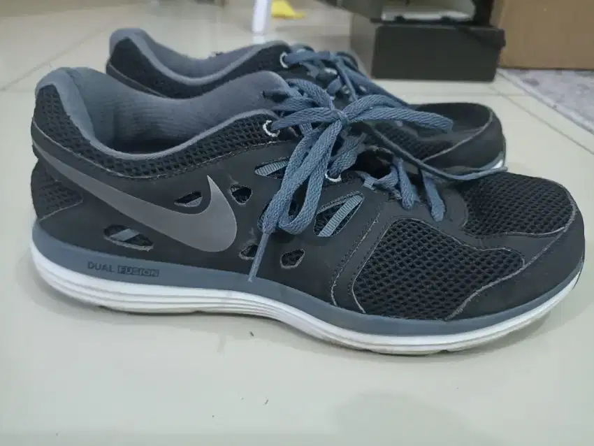 Sepatu Nike size 40,5 minus