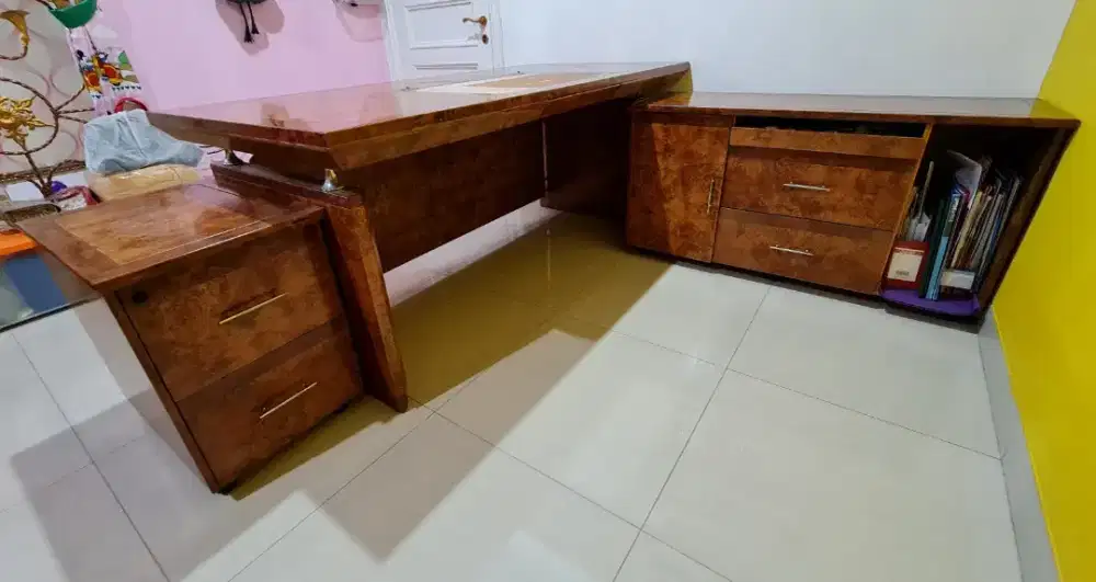 Meja Kantor 3 Jenis Bagus Keren muluss